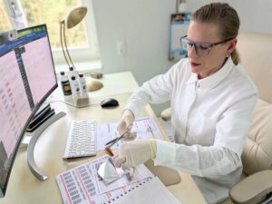 Haaranalyse (MPU): Haare drogenfrei machen – Was funktioniert?